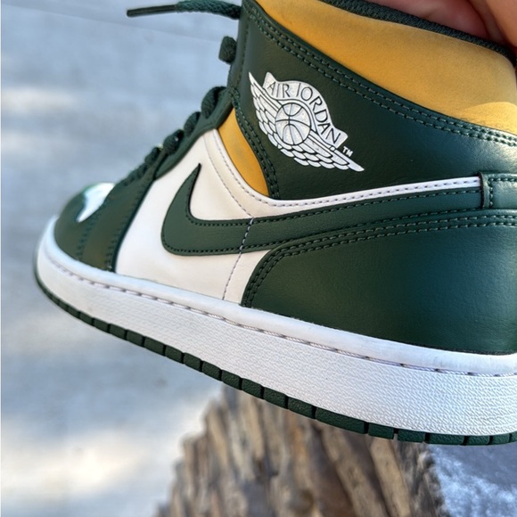 Air Jordan Mid’s 1’s (Sonics ) 10.5 Men